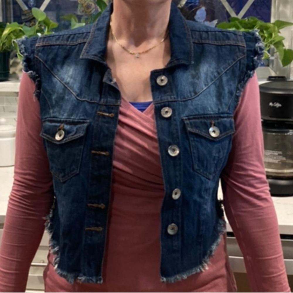 💙 Denim Jean High Low Vest w/ fringe